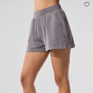 Alo Yoga Women's Cool Grey Washed Low Key Relaxed Fit Sweat Short